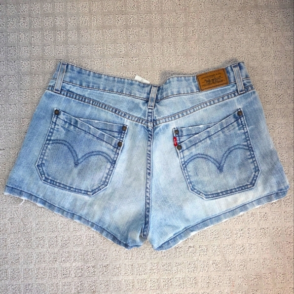 Levi's Light Wash Distressed Jean Shorts Size 13 - Picture 2 of 3